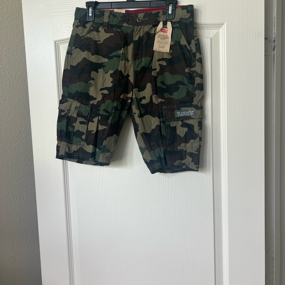 Levi's  Green Camouflage Cargo Shorts